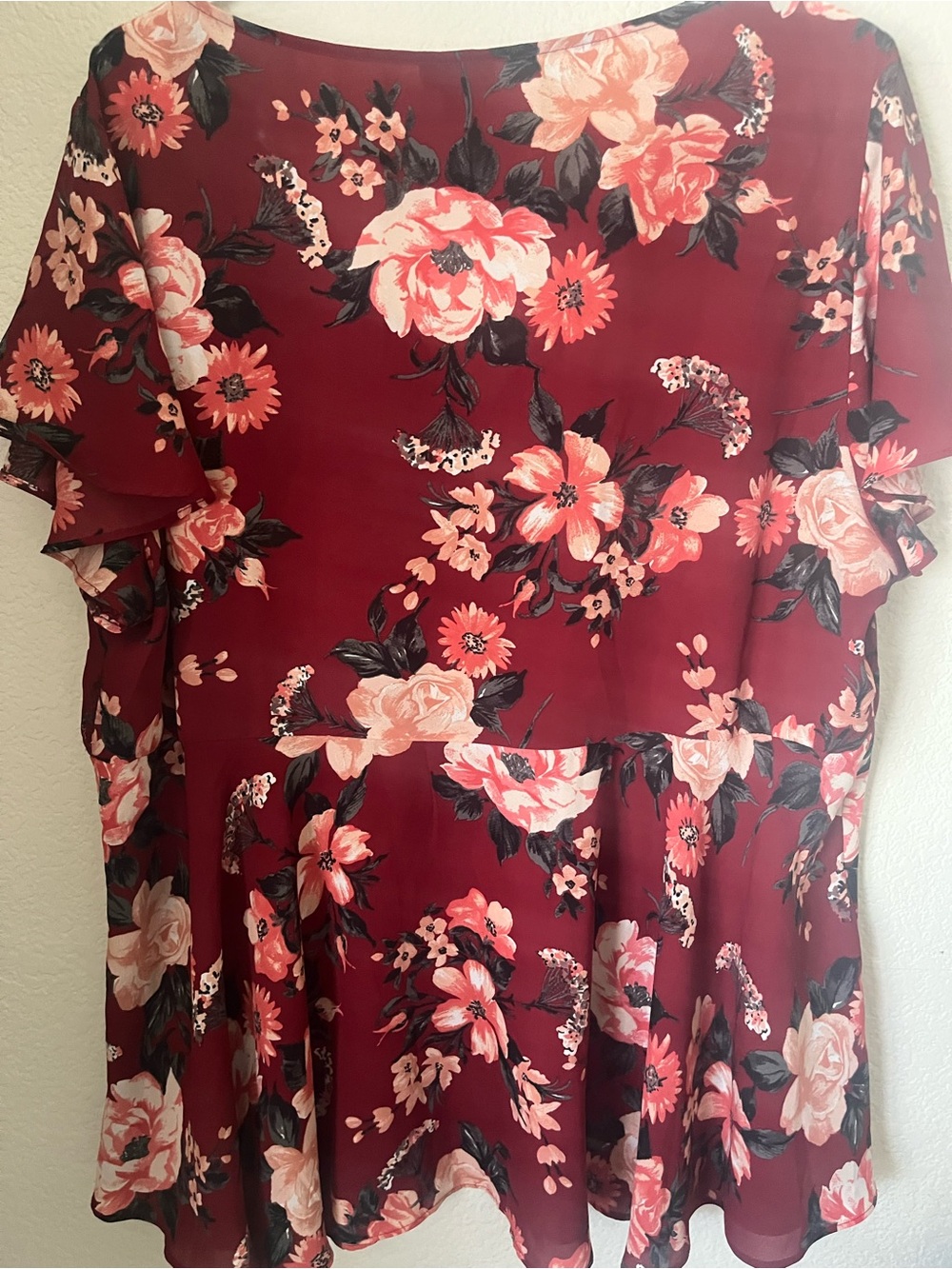 torrid Maroon Floral V-Neck Ruffle Sleeve Blouse - Picture 5 of 6